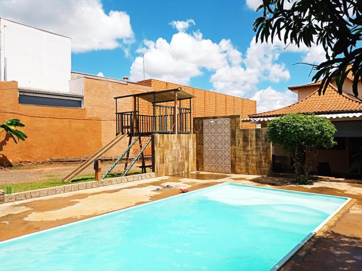 Menina Moca Pensão