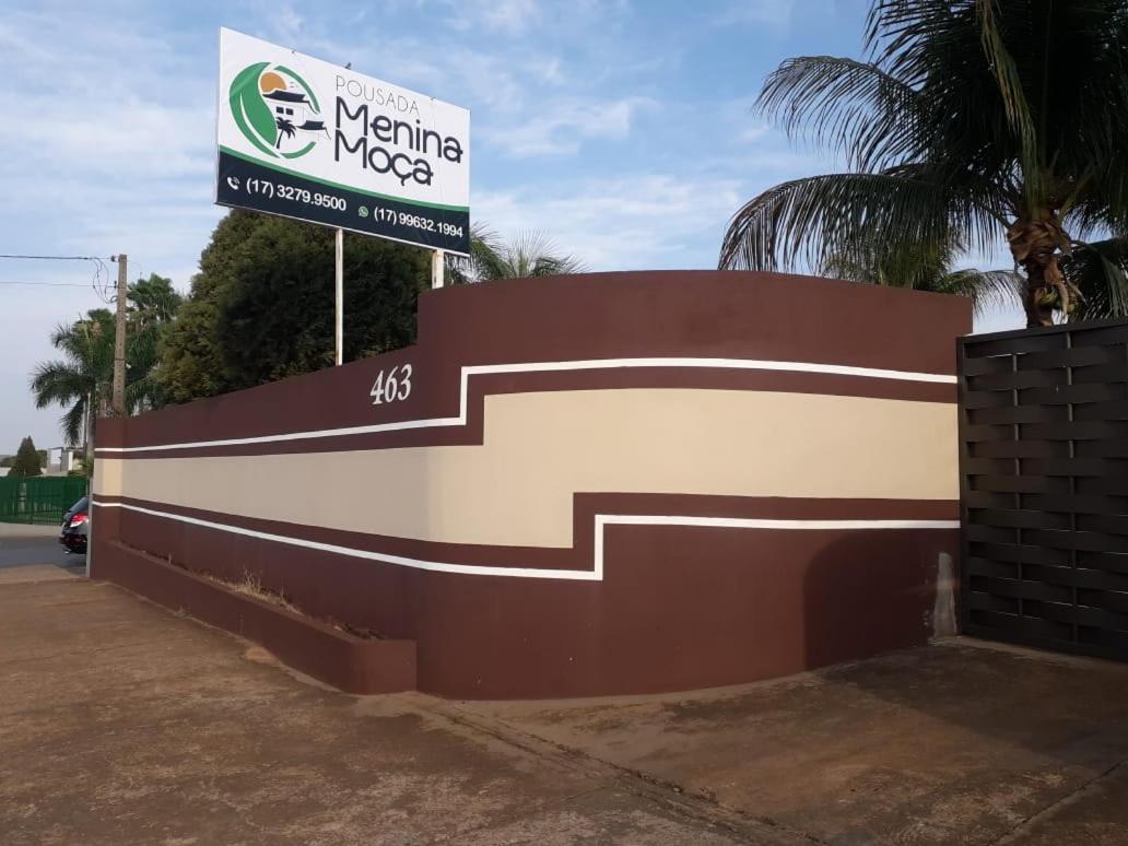 Menina Moca Olímpia